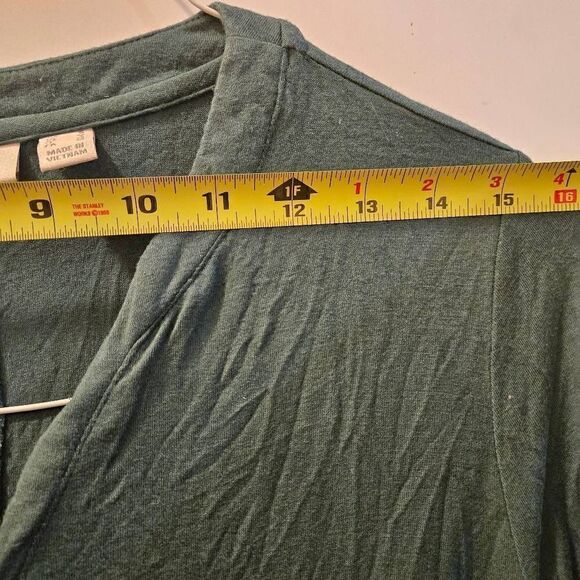 logo by lori goldstein Small V neck green Henley top high low hem pleated pocket - Picture 8 of 11